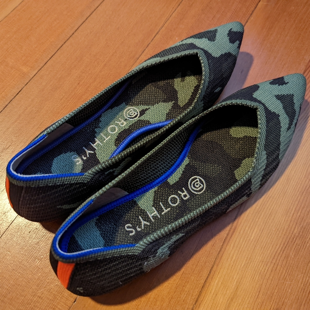 Rothy's Green Camo Print Point Flats sz 9